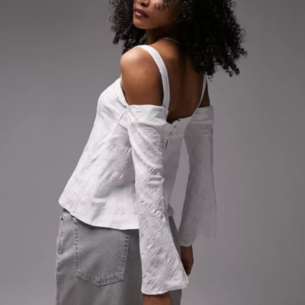 NWT Topshop textured cold shoulder top